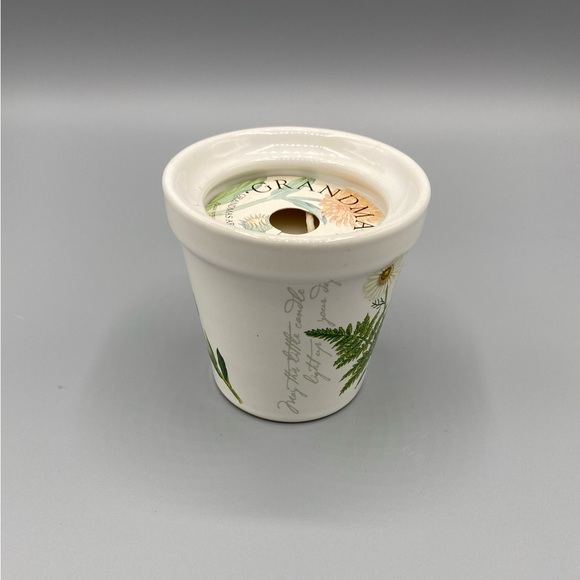 New History & Heraldry Stoneware Grandma Candle Floral Bugs Home Office Decor - Picture 8 of 8